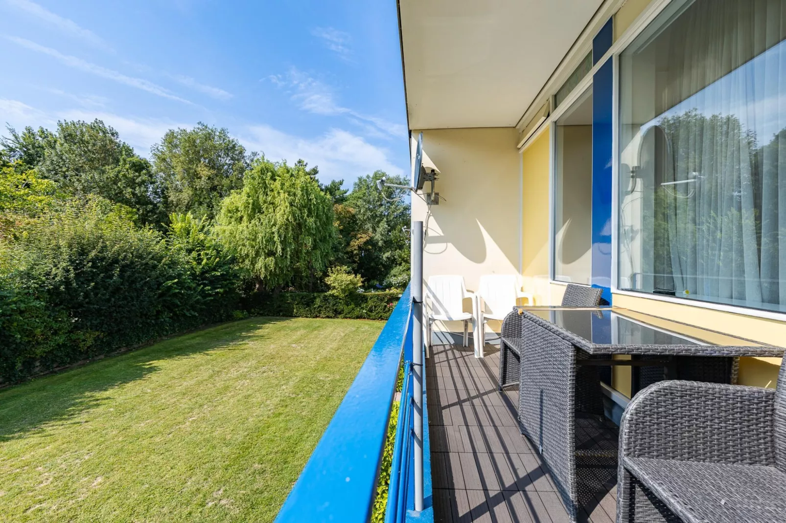 Appartement Burg van Woelderenlaan-Terrace balcony