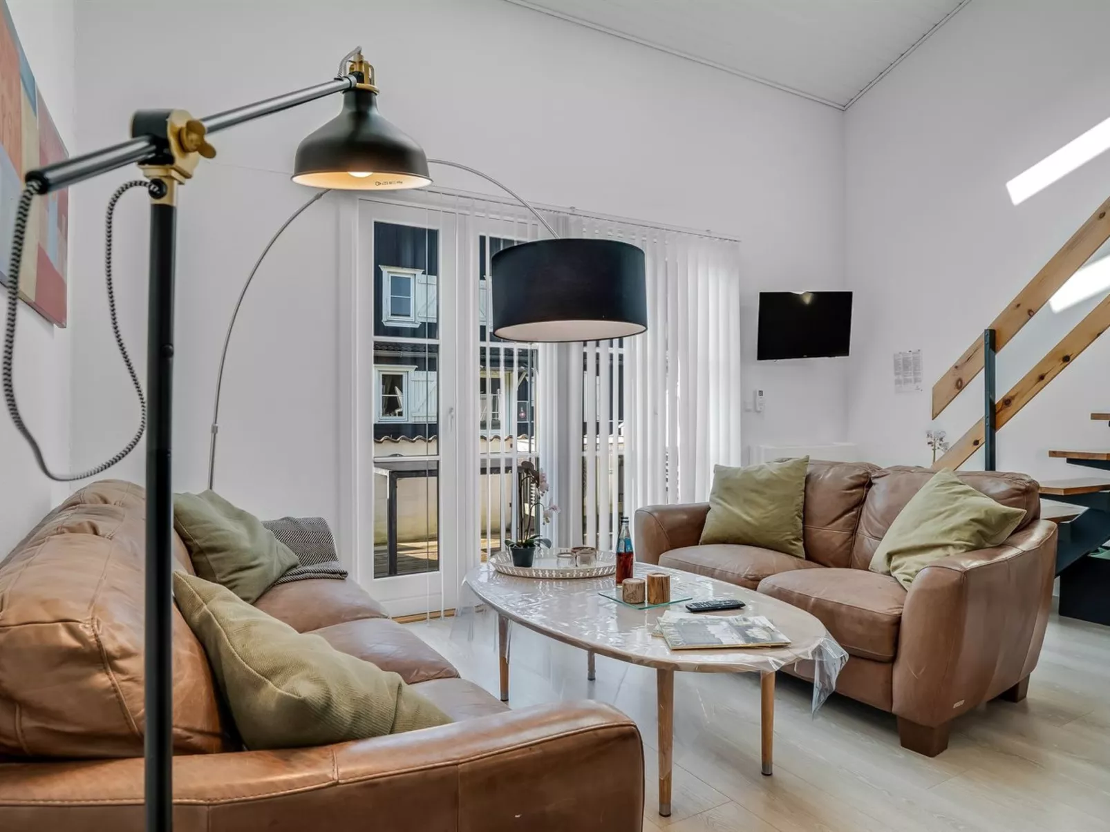 "Eleen" - 100m to the fjord-Drinnen