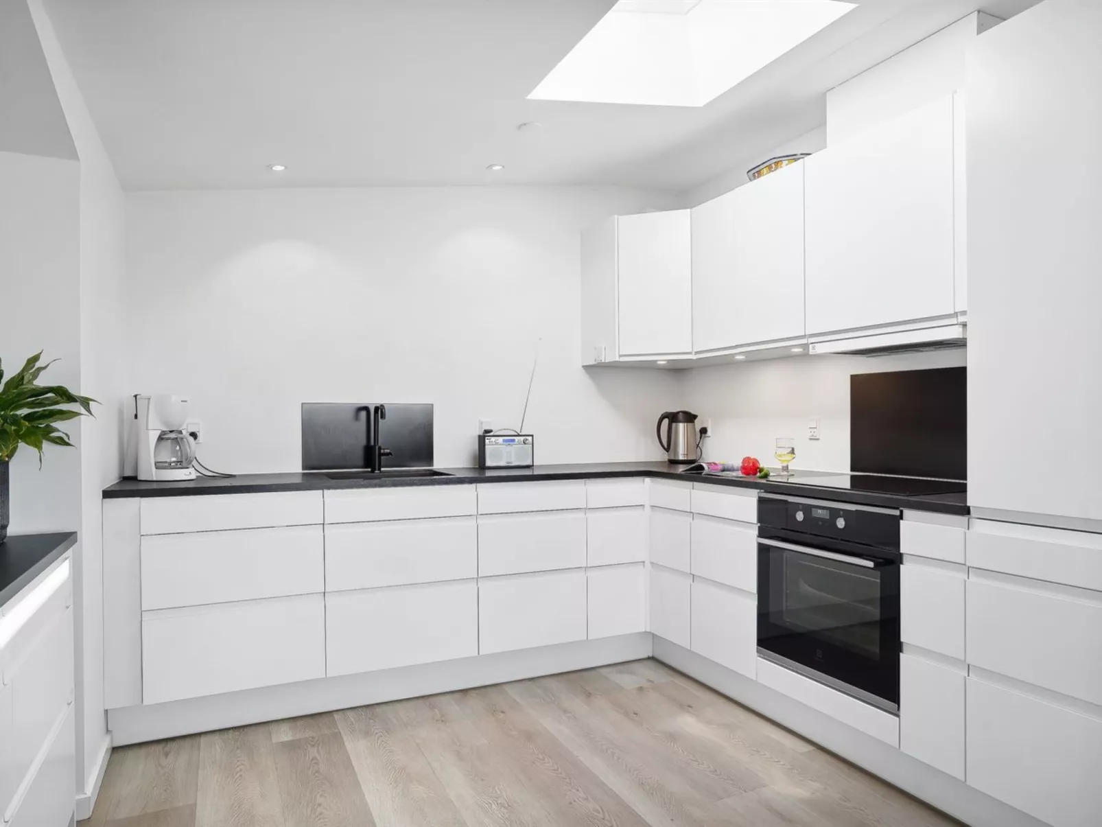 "Annabeth" - 300m to the fjord-Inside