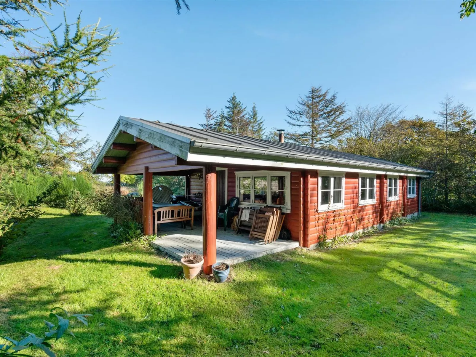 "Thrine" - 100m to the fjord-Outside