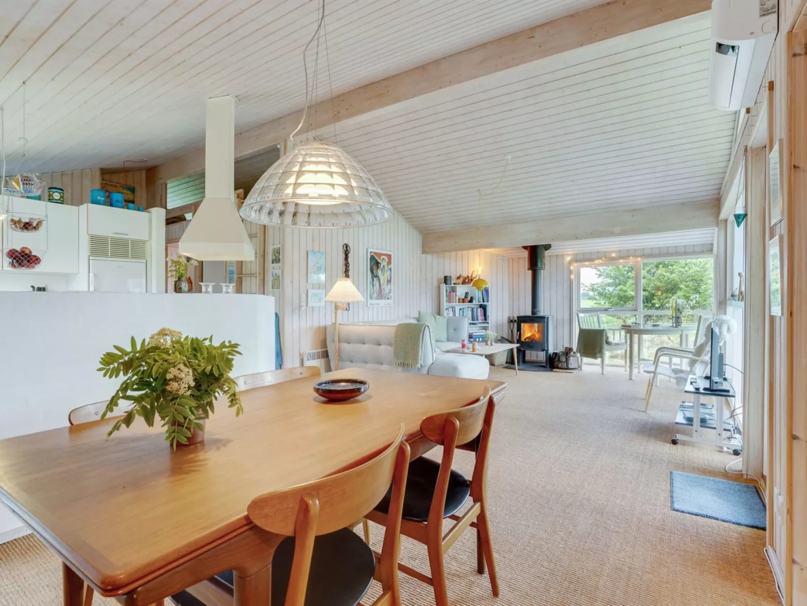 "Aameek" - 3km from the sea-Inside