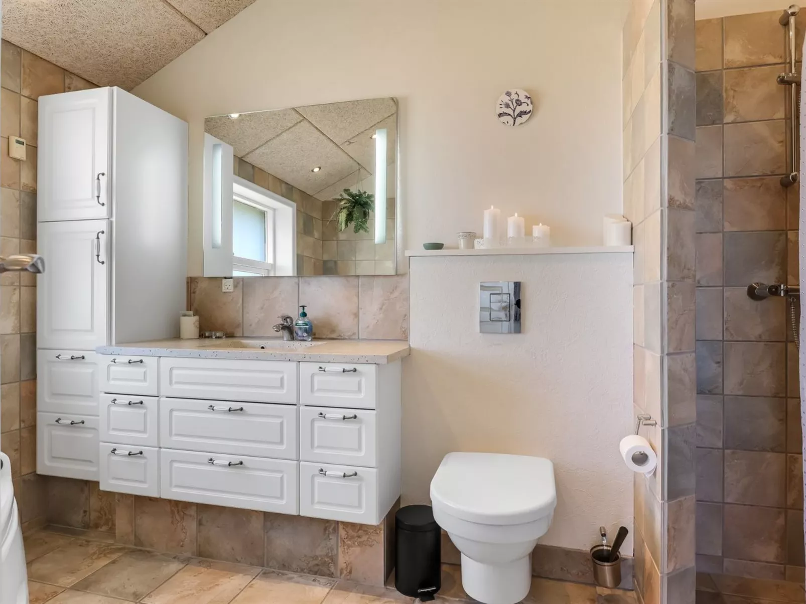 "Björnstjerne" - 400m from the sea-Inside