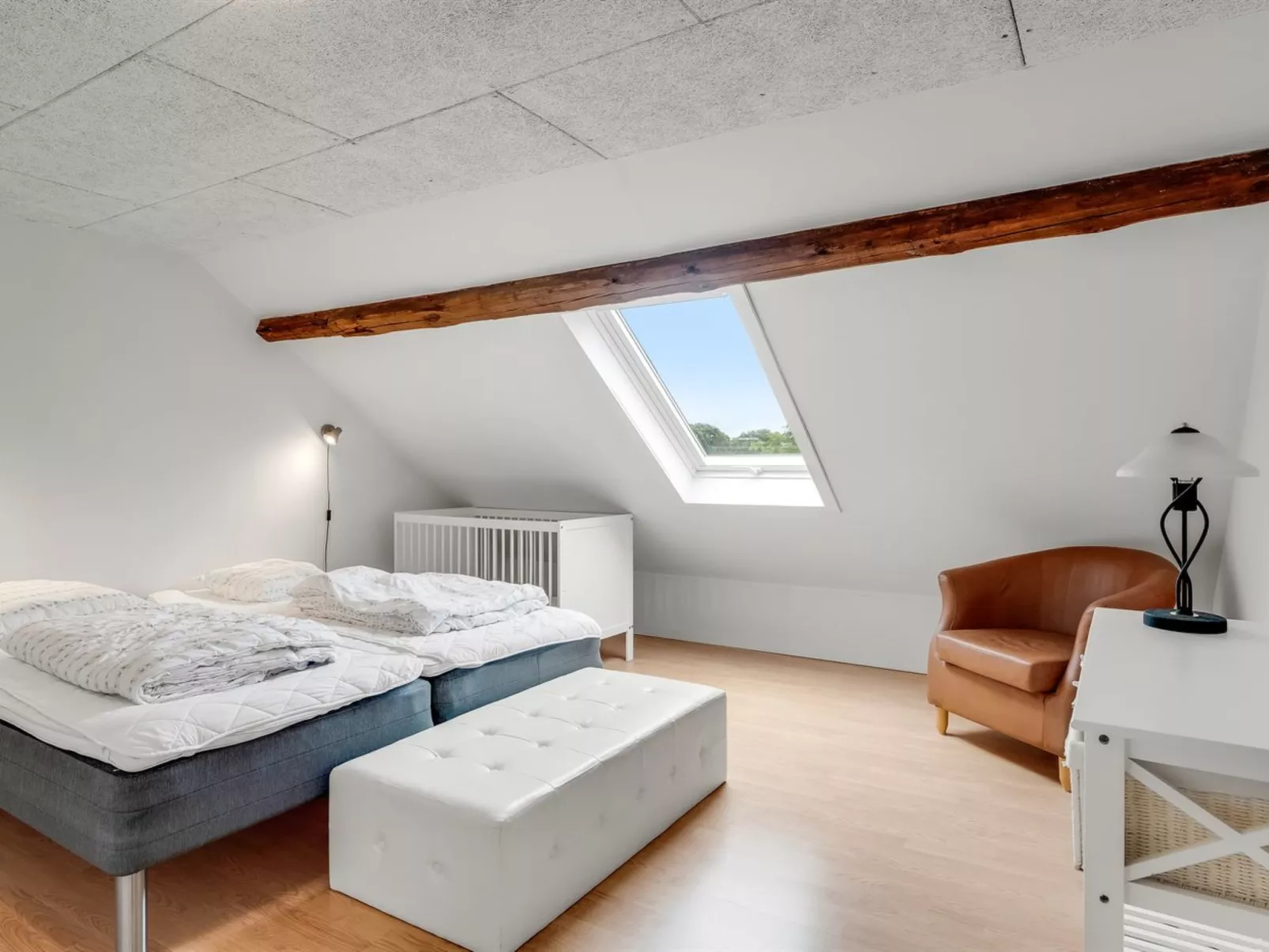 "Folkar" - 3km to the fjord-Inside