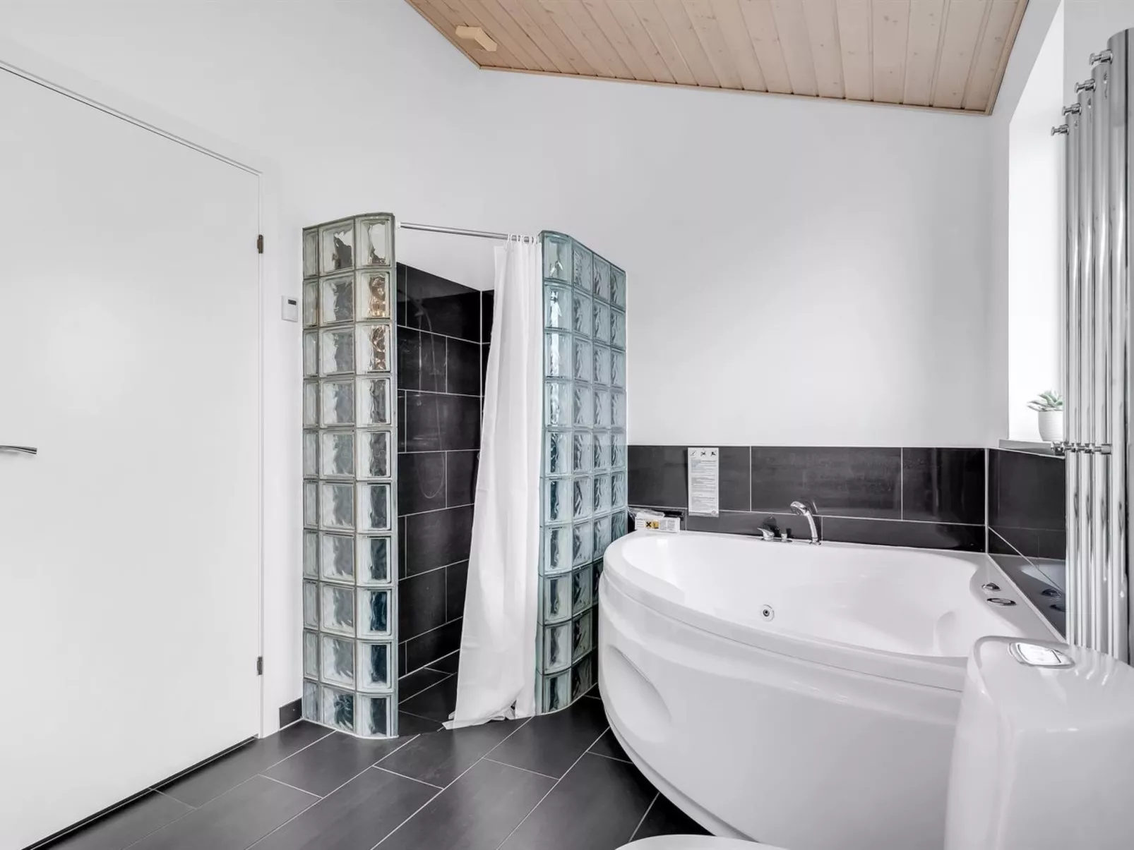 "Meino" - 1.4km from the sea-Dedans