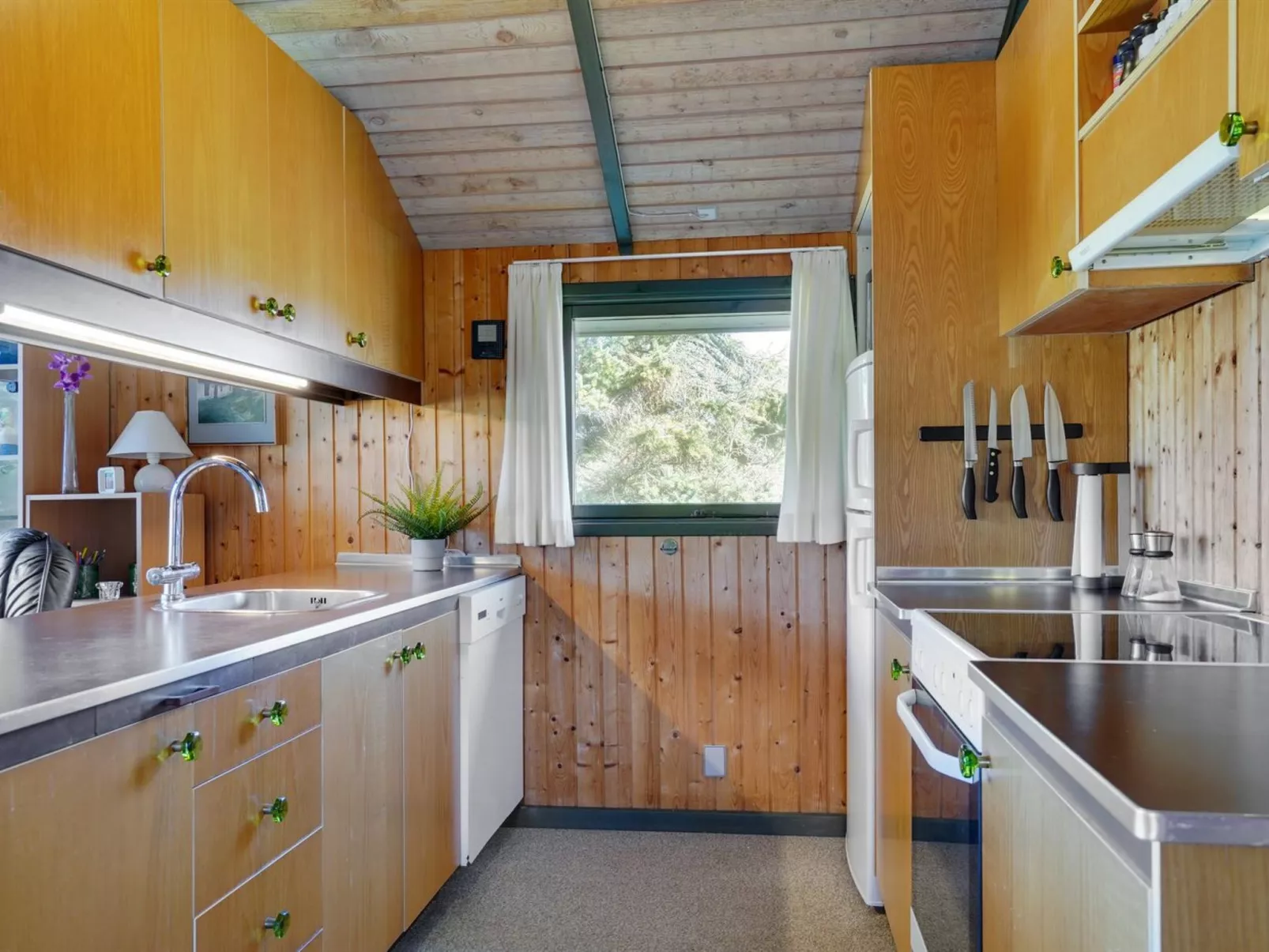 "Alfrik" - 900m from the sea-Inside