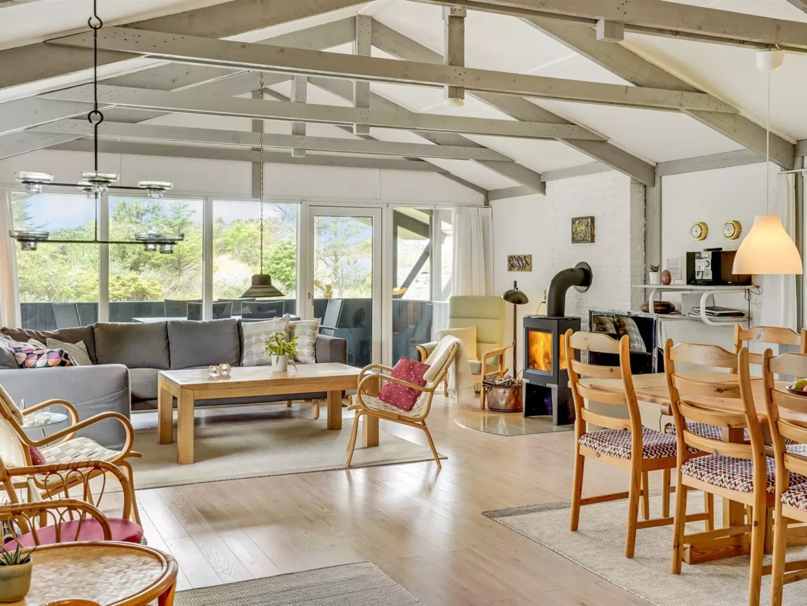 "Eivy" - 1km from the sea-Inside