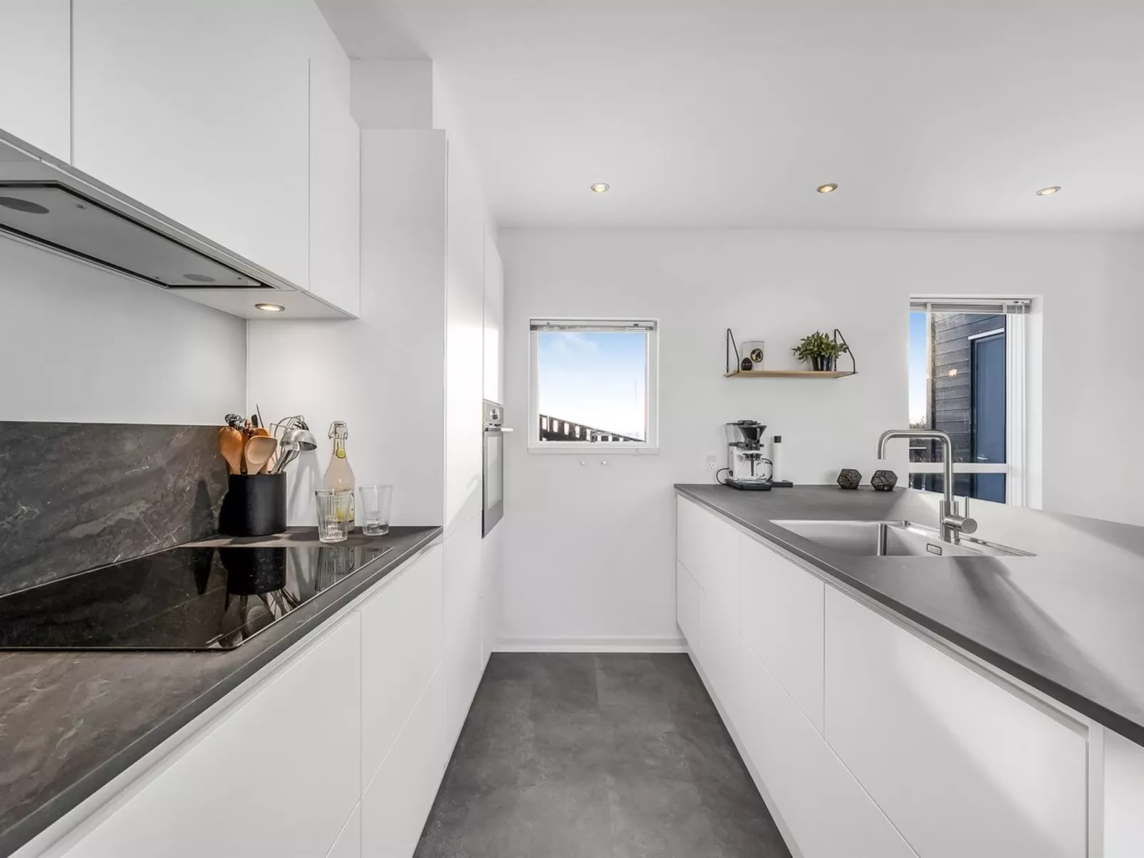 "Damaskin" - 300m from the sea-Drinnen