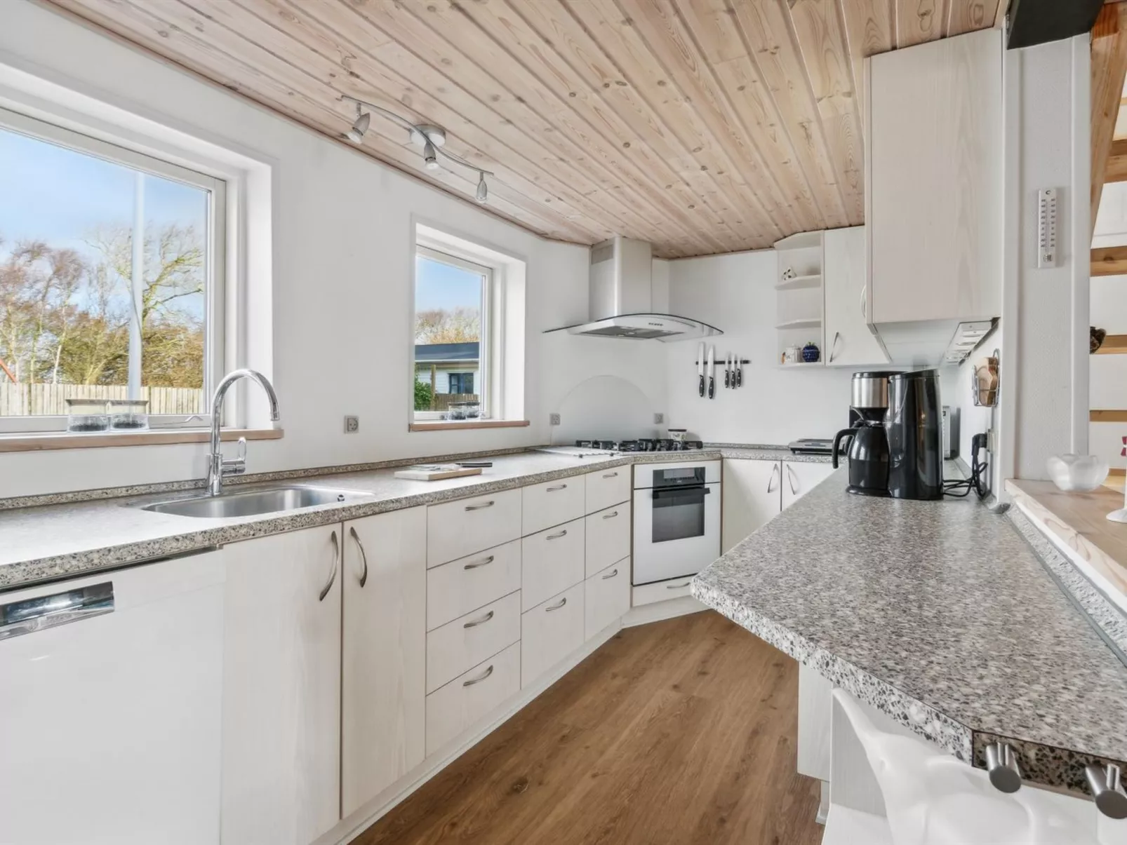 "Gertina" - 40m to the fjord-Inside