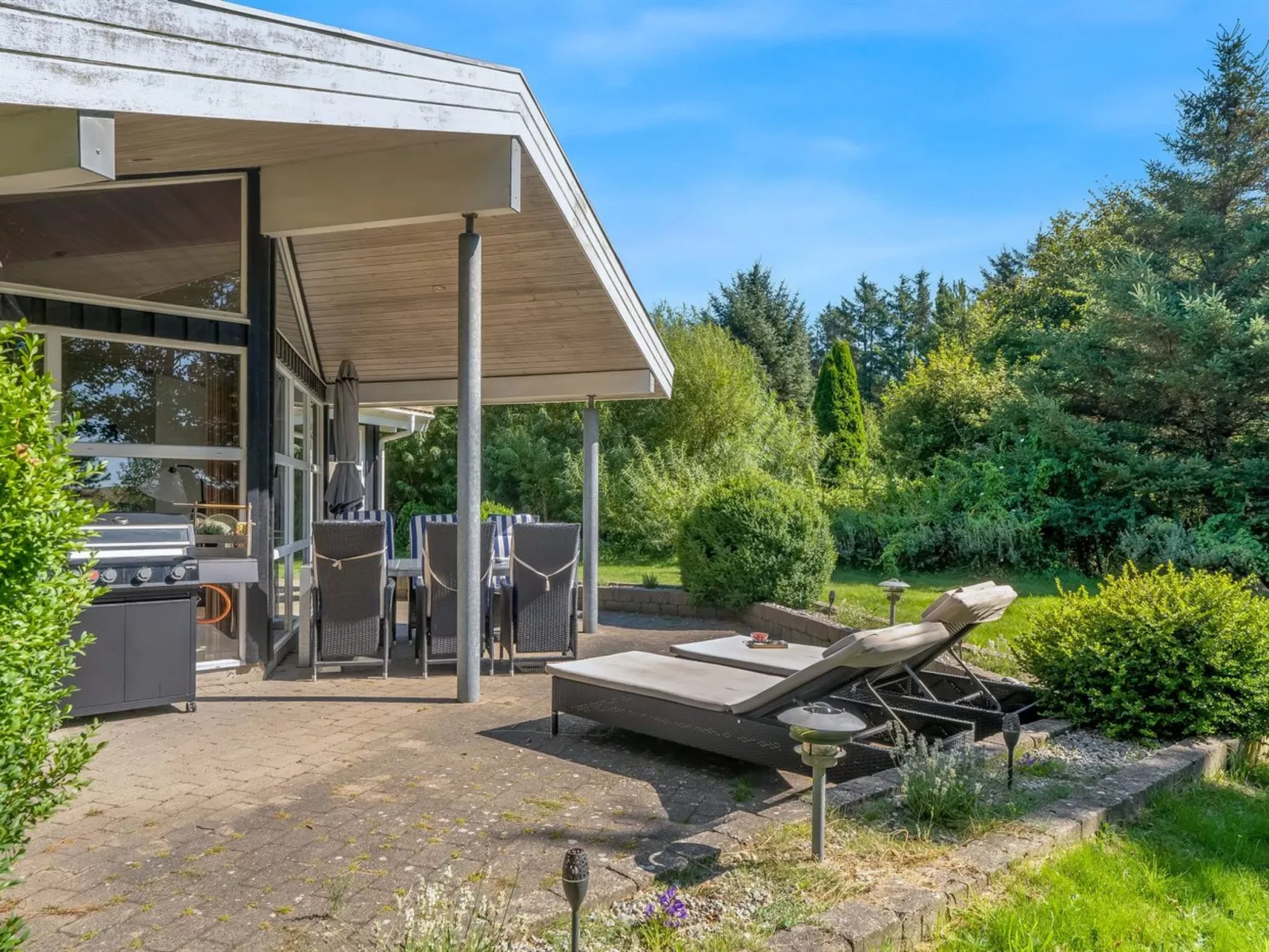 "Bina" - 1.9km from the sea-Outside