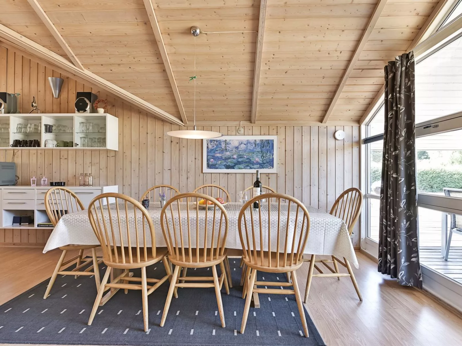 "Tore" - 200m from the sea-Drinnen