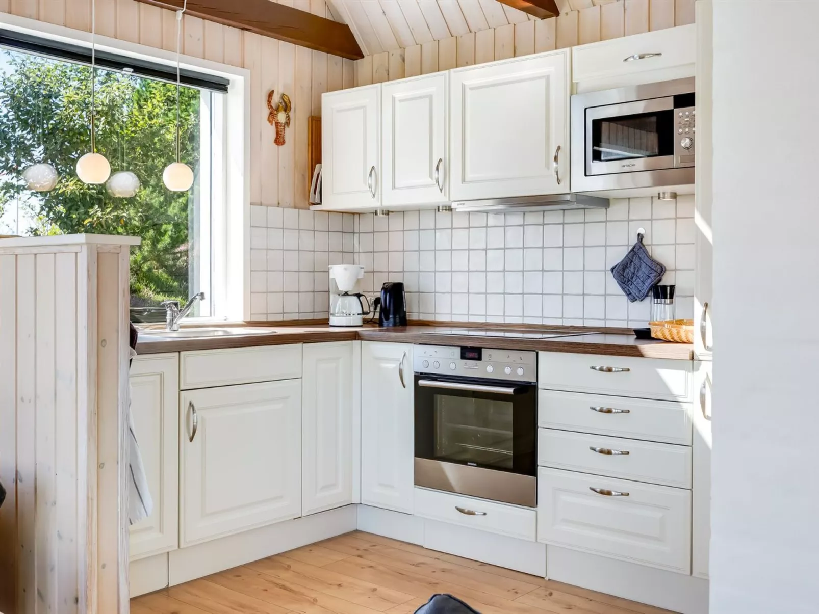 "Clare" - 4km from the sea-Dedans