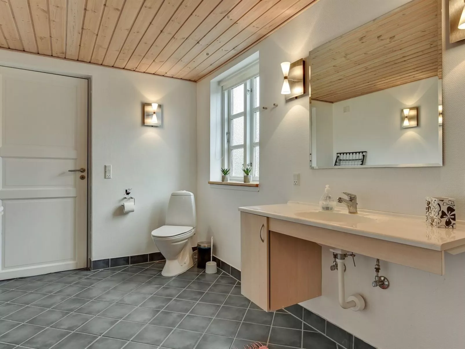 "Joran" - 120m from the sea-Drinnen