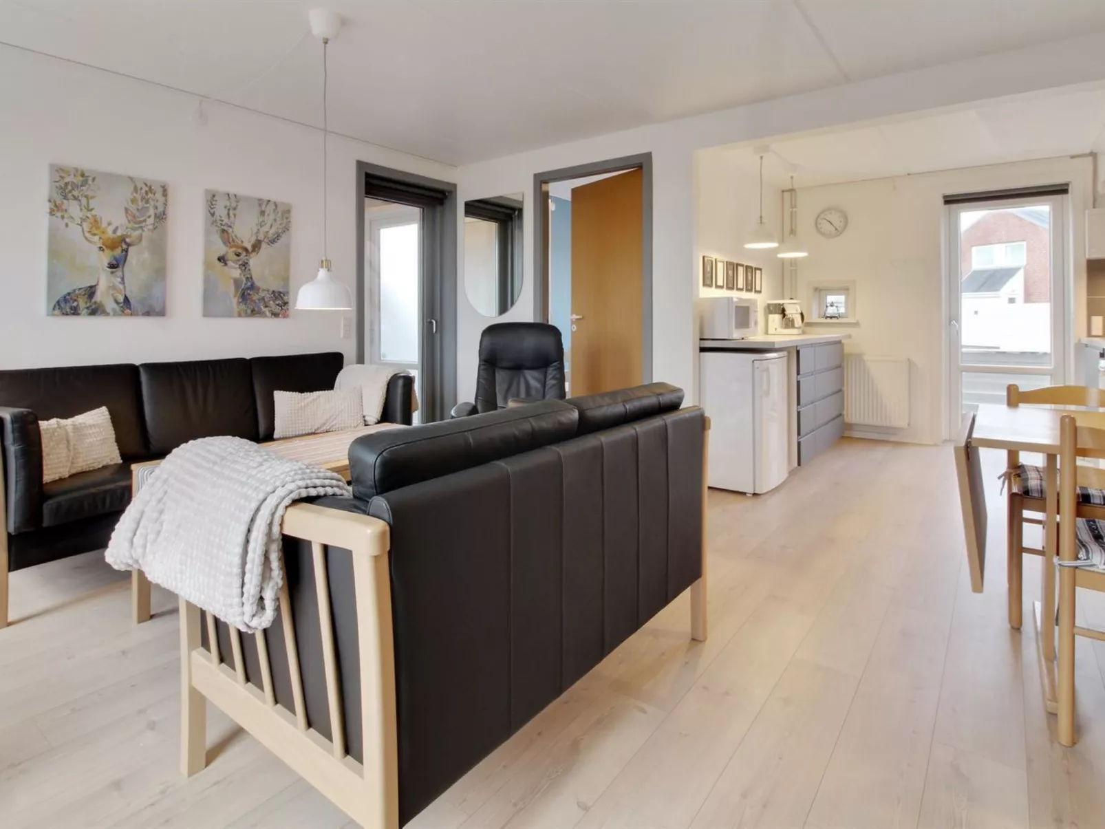 "Terje" - 2.3km from the sea-Dedans