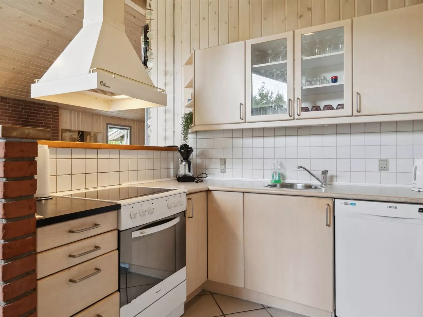 "Erlinda" - 3.1km from the sea-Drinnen