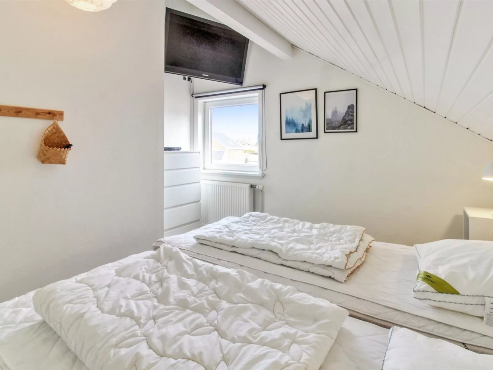 "Iffuer" - 2.3km from the sea-Drinnen