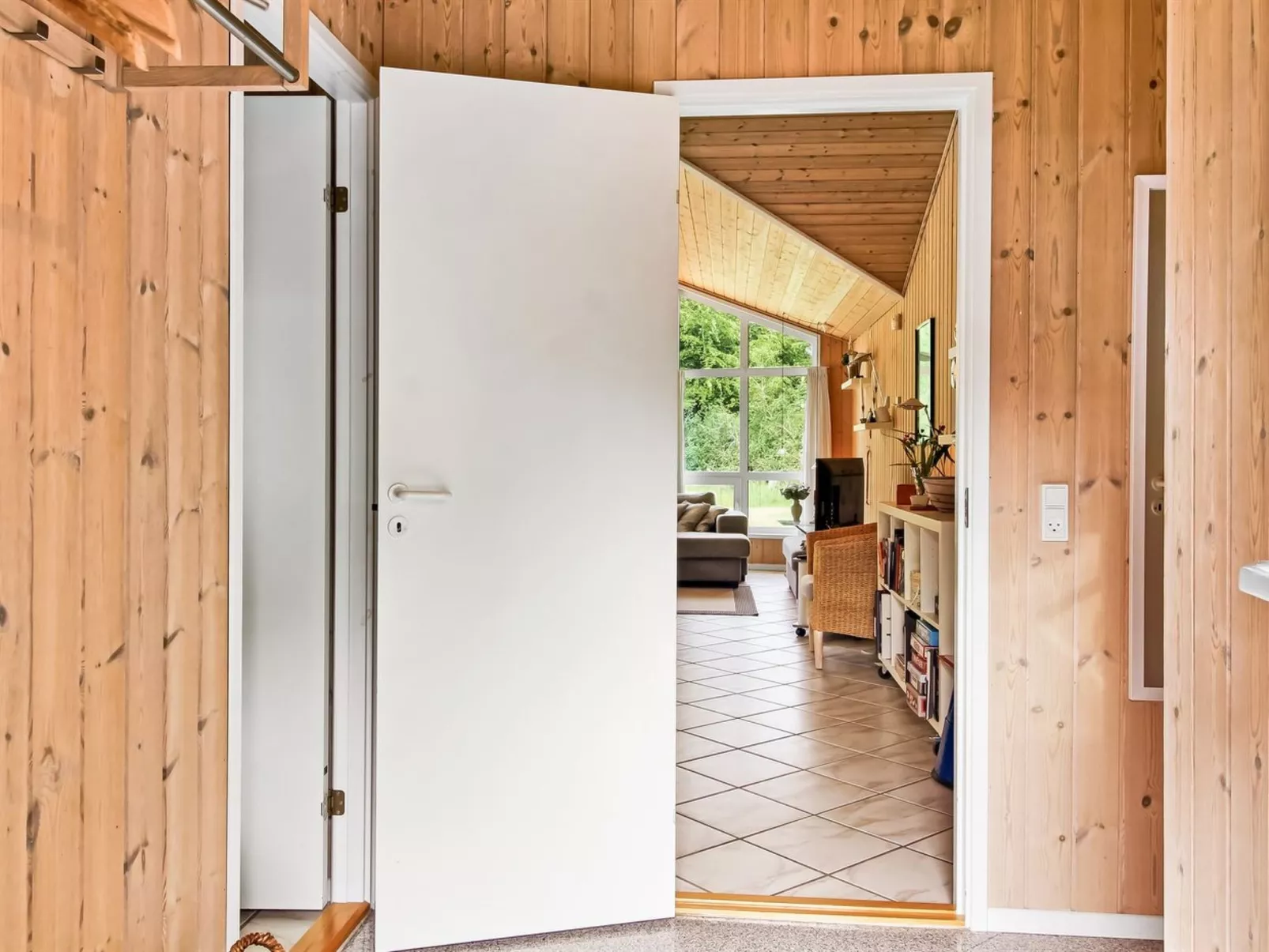 "Aniki" - 1.4km from the sea-Inside