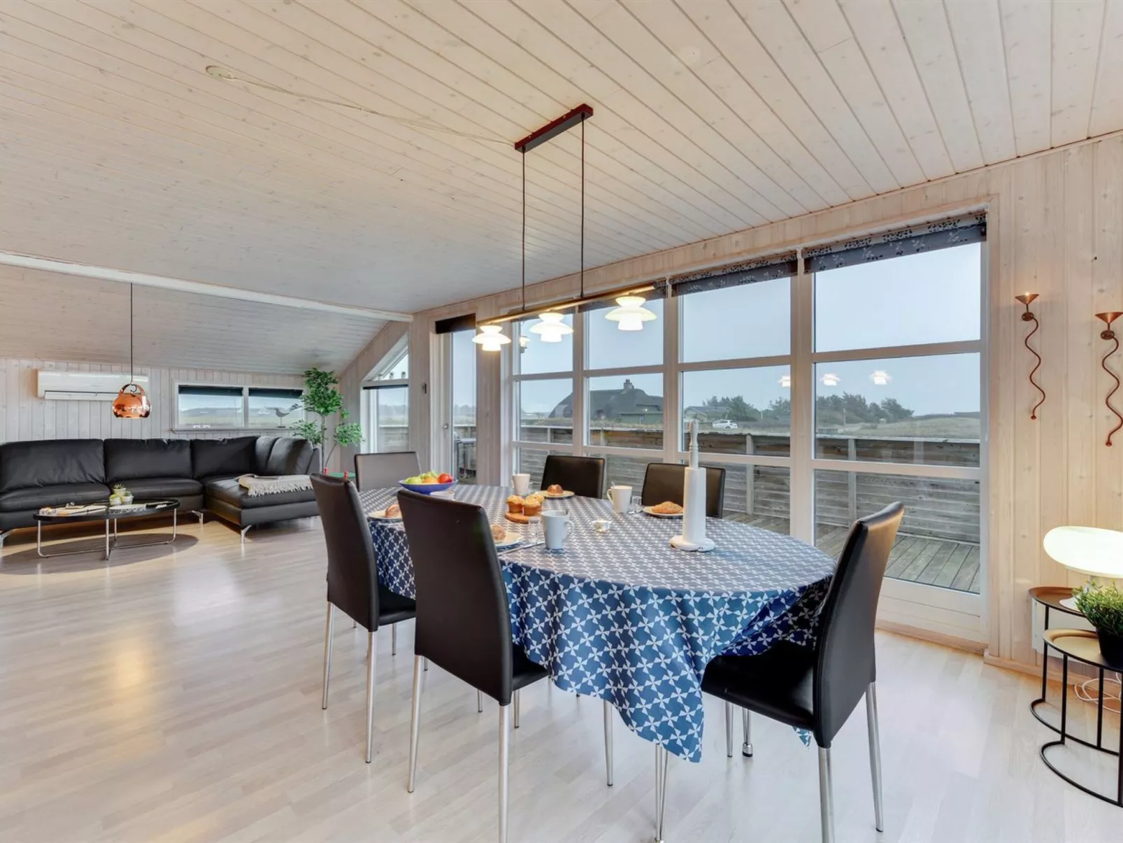 "Withger" - 300m from the sea-Inside