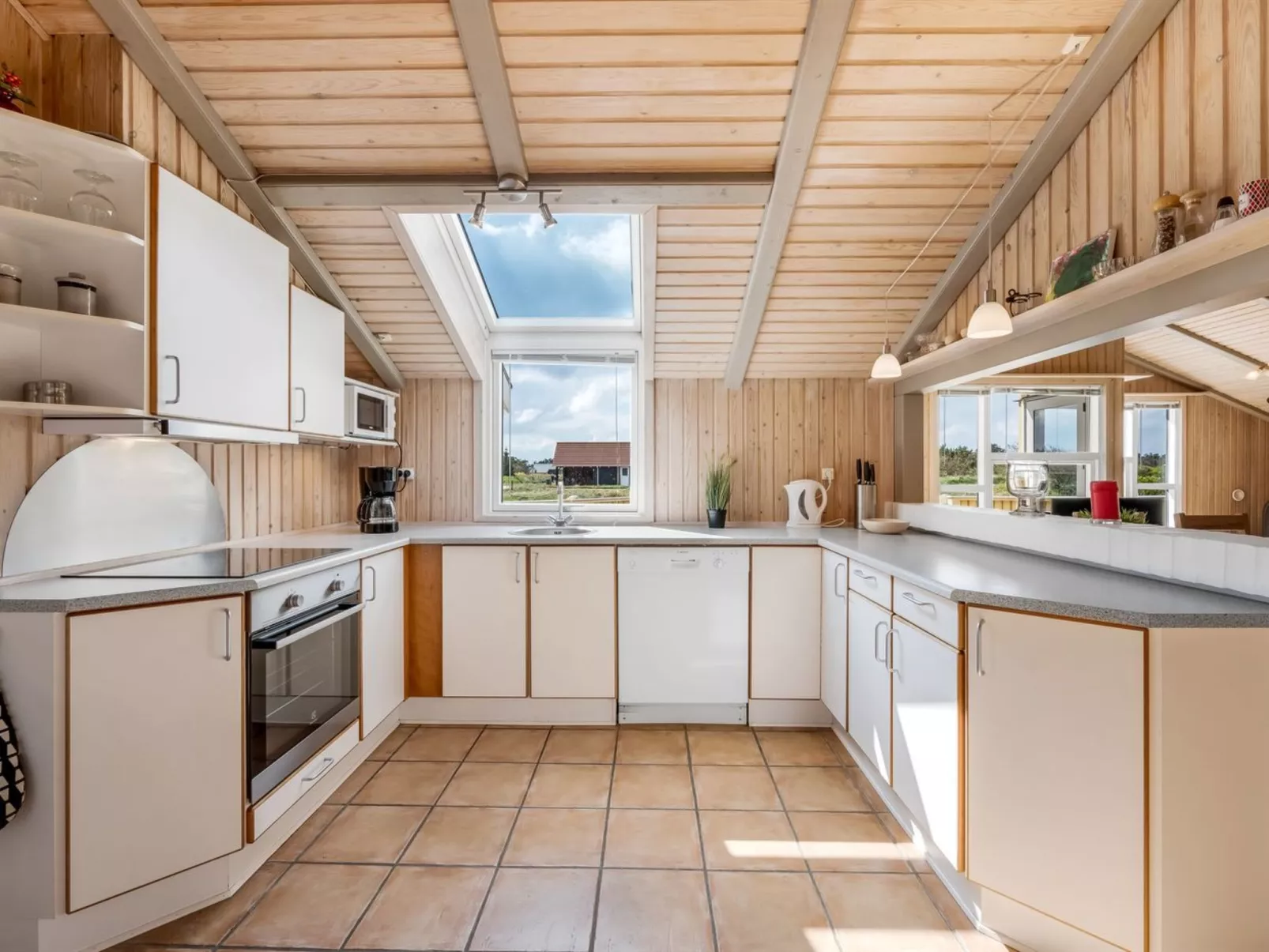 "Skev" - 200m to the fjord-Dedans