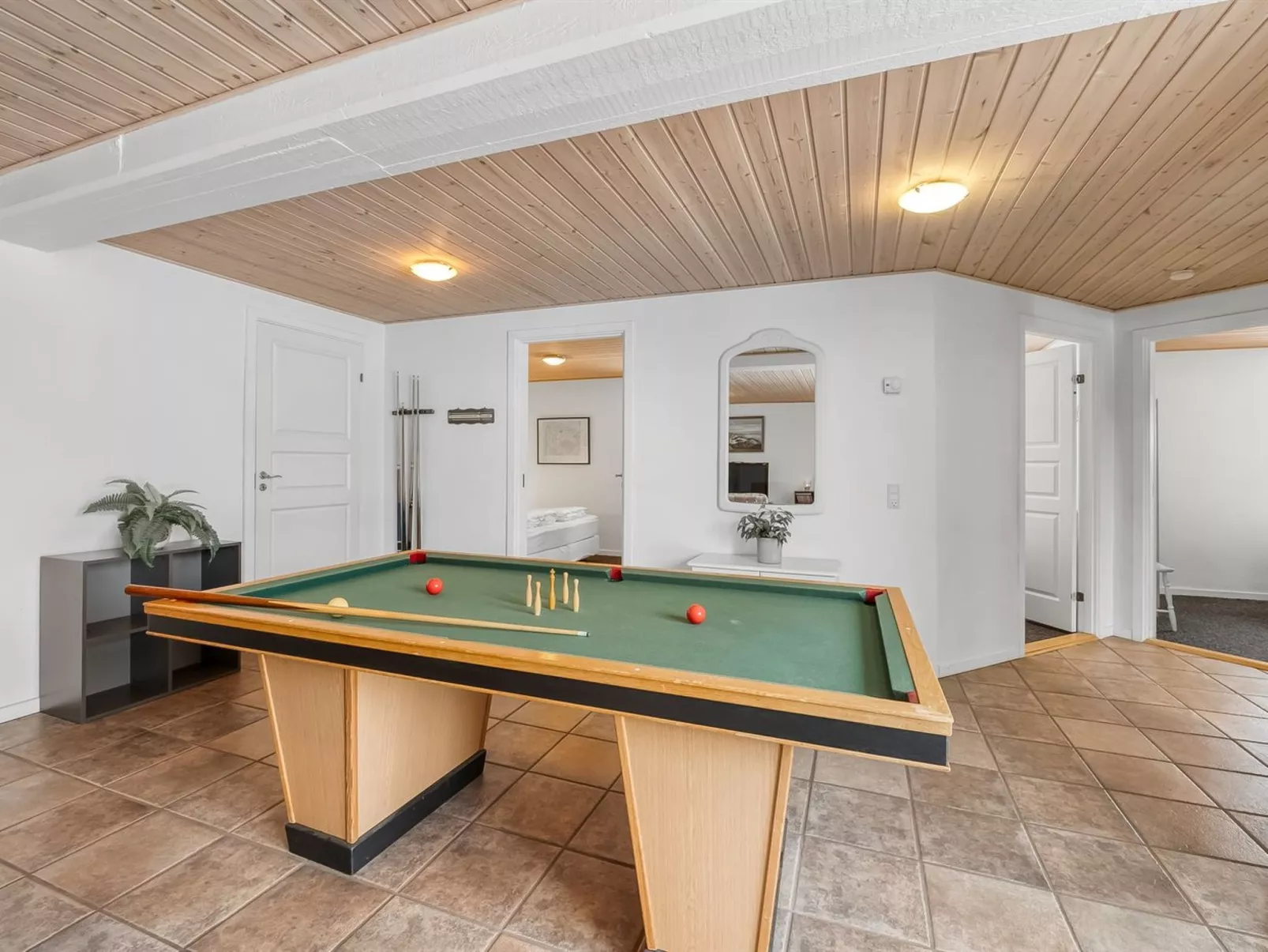 "Ginny" - 300m to the fjord-Inside