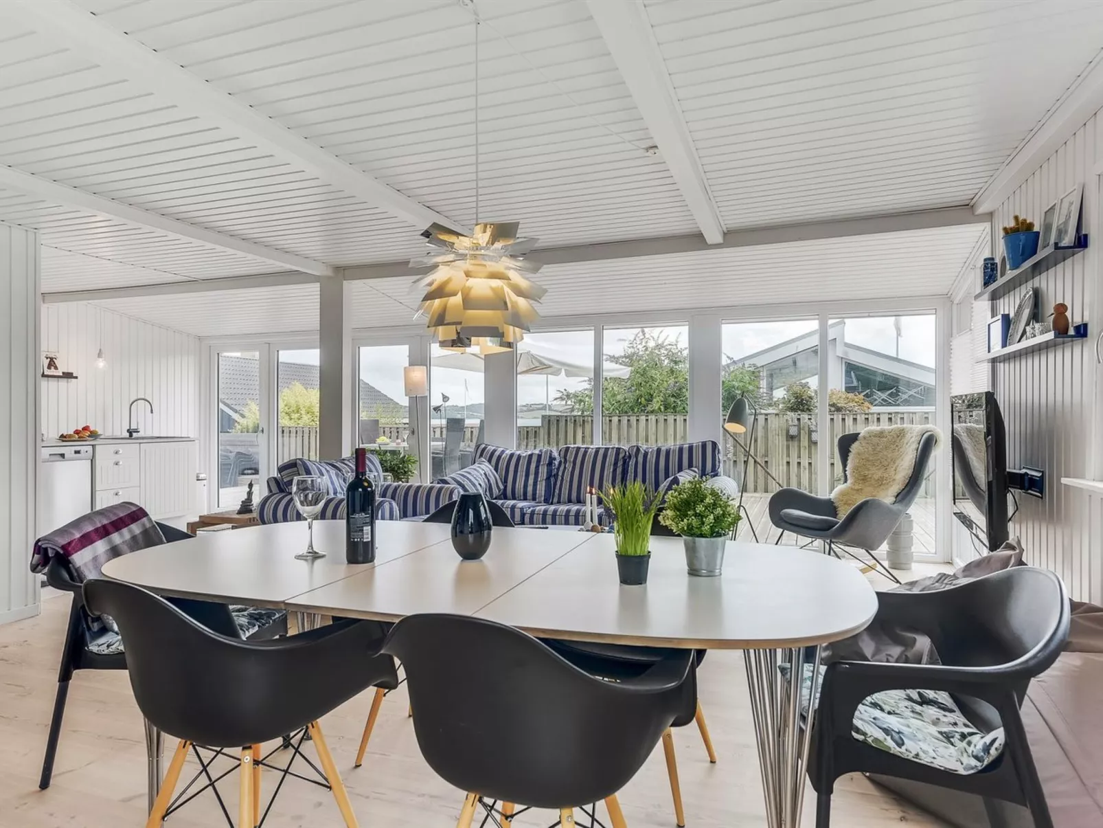 "Elain" -  from the sea-Inside