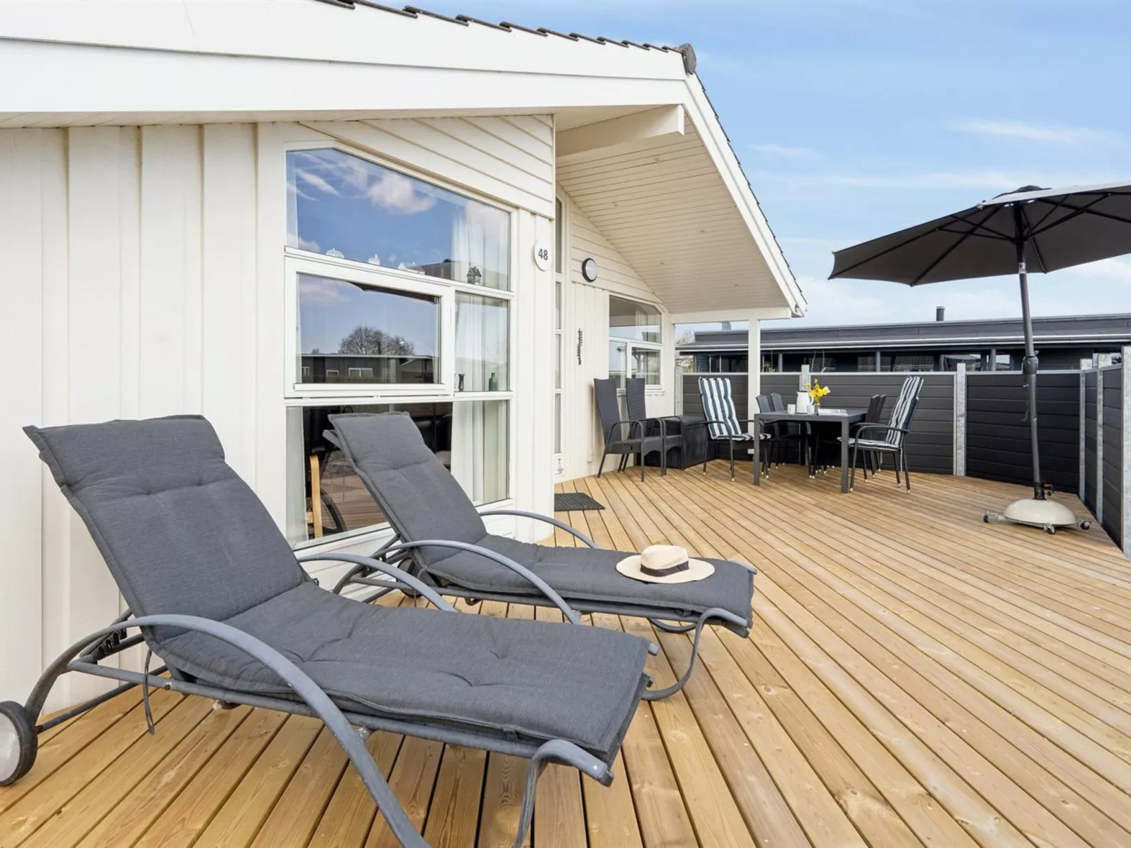 "Tjakko" - 700m from the sea-Outside