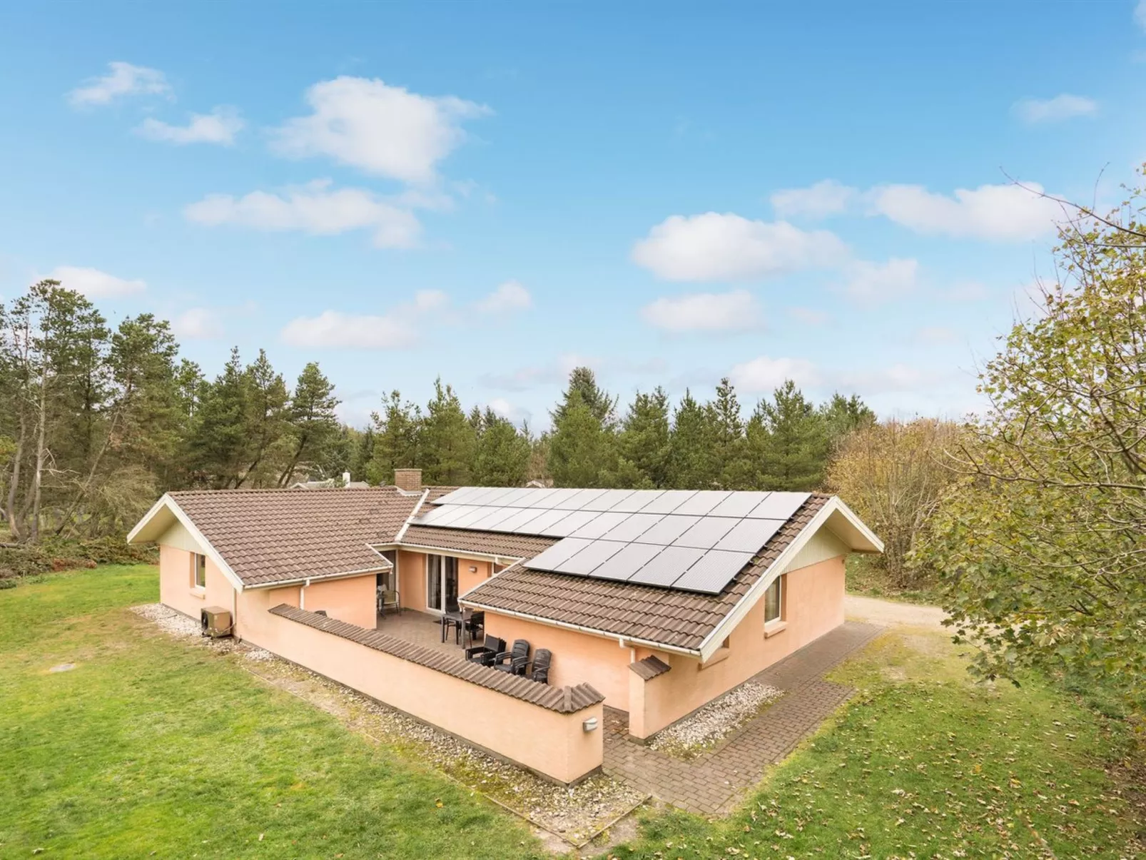 "Vicktoria" - 500m to the fjord-Draußen