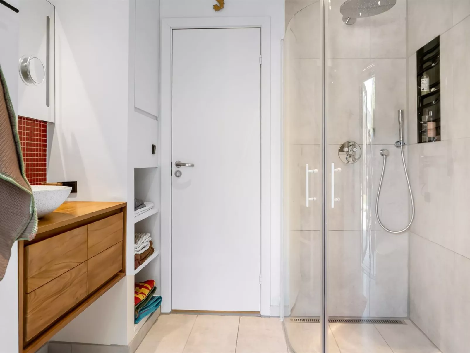 "Litle" - 600m from the sea-Inside