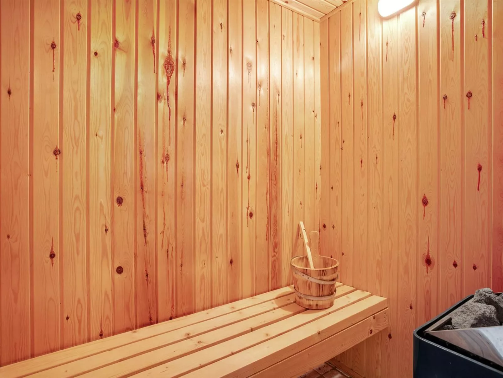 "Østmar" - 1.2km from the sea-Inside