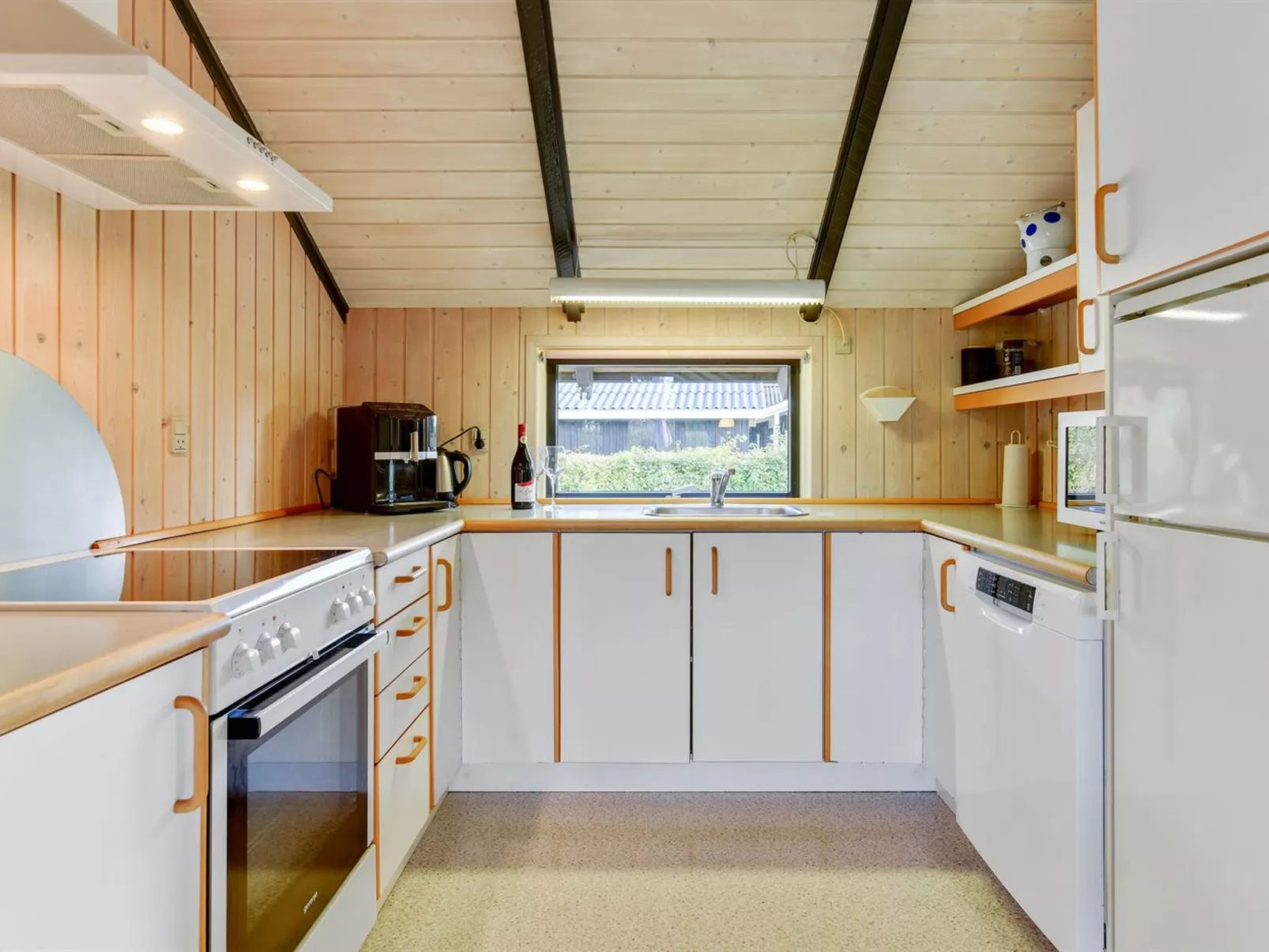 "Joona" - 600m from the sea-Dedans