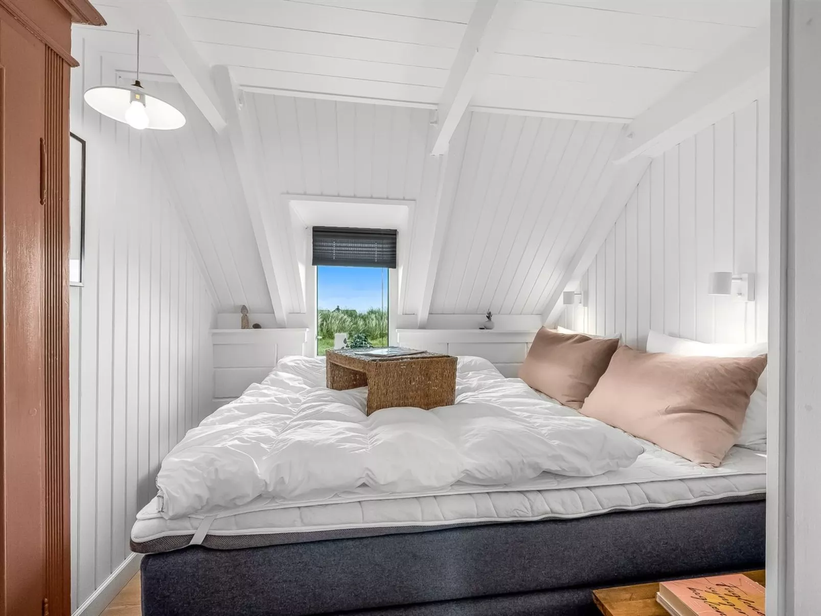 "Hen" - 400m from the sea-Dedans