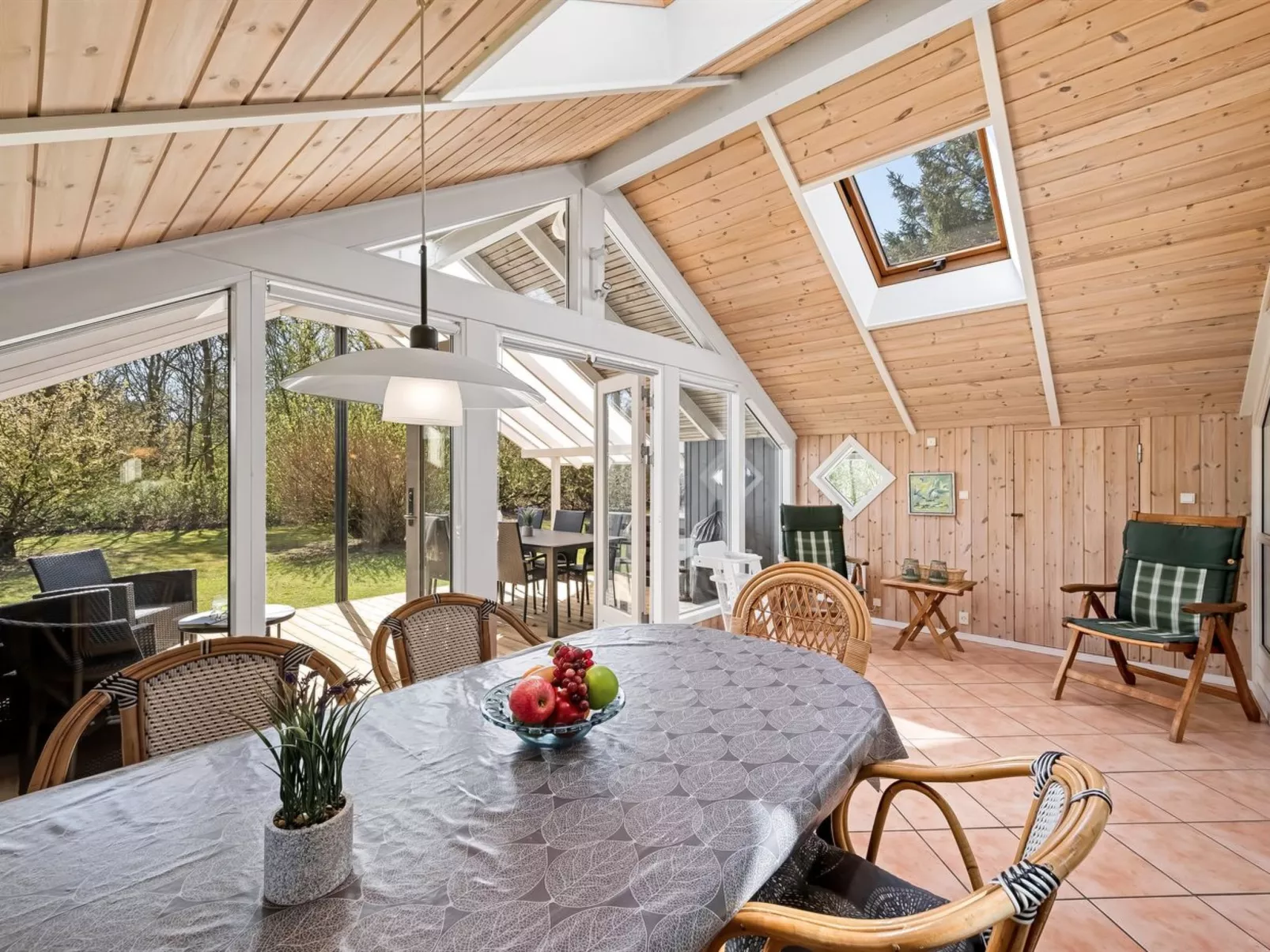 "Snefrid" - 12km from the sea-Inside