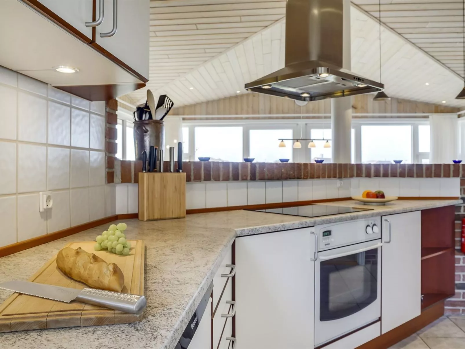 "Eugenie" - 450m from the sea-Dedans