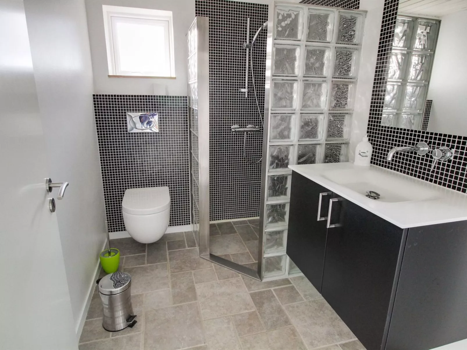 "Alkmar" - 75m from the sea-Drinnen