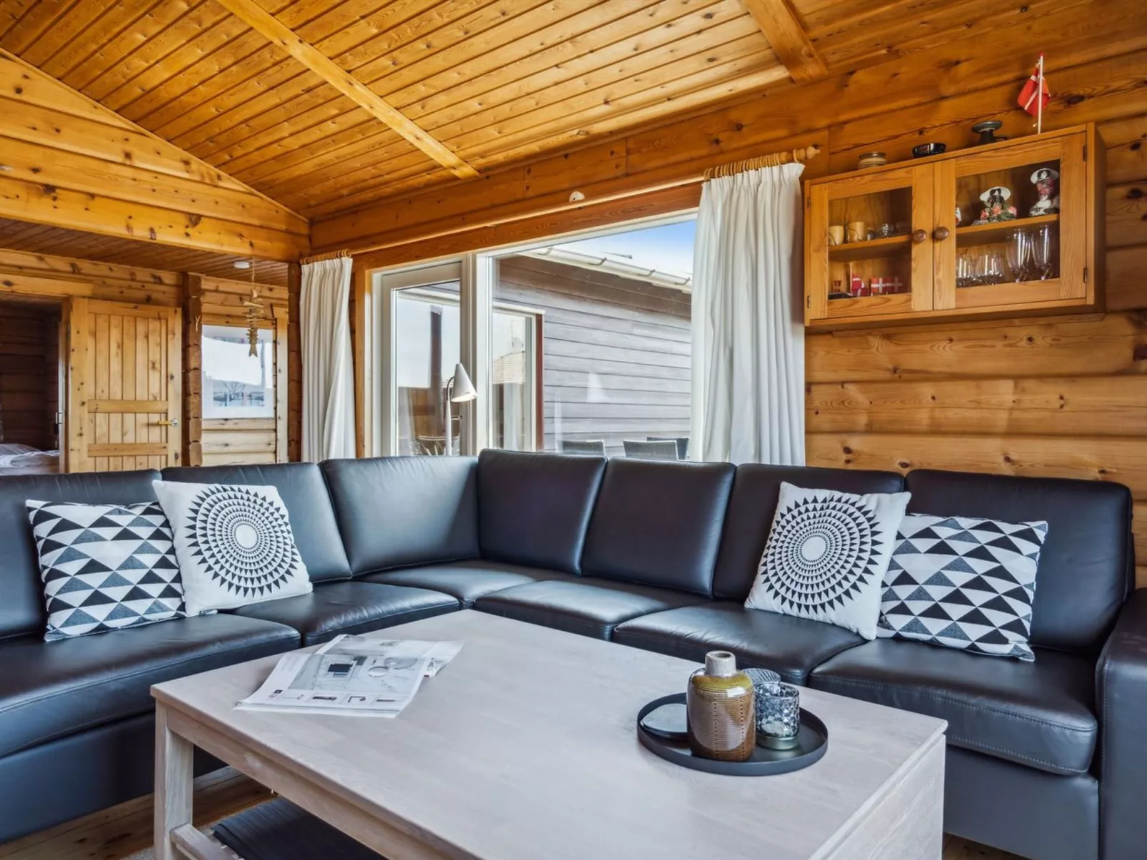 "Evelin" -  from the sea-Drinnen