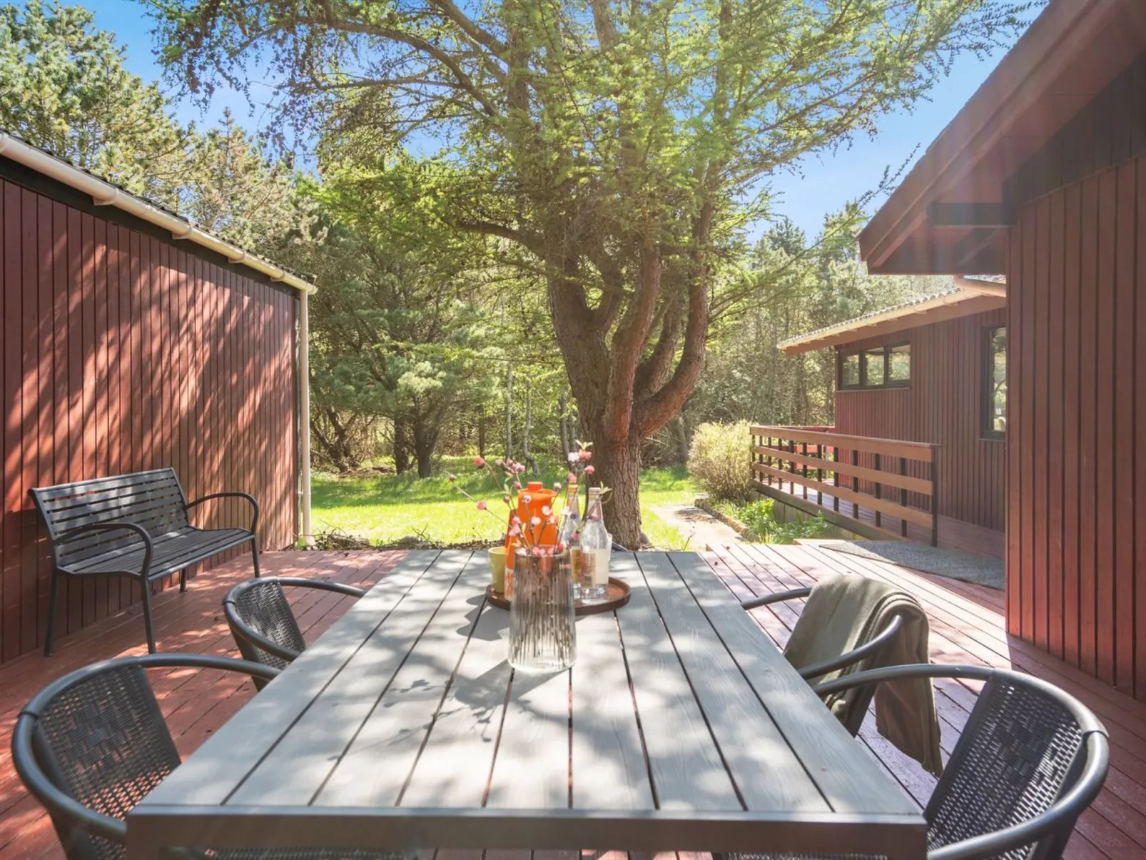 "Therbern" - 1.7km from the sea-Outside