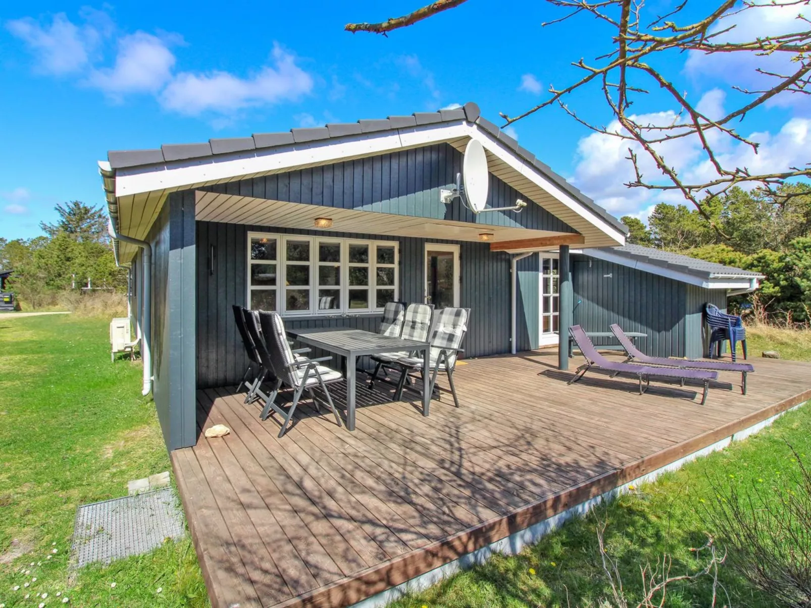 "Marja" - 1.3km from the sea-Draußen