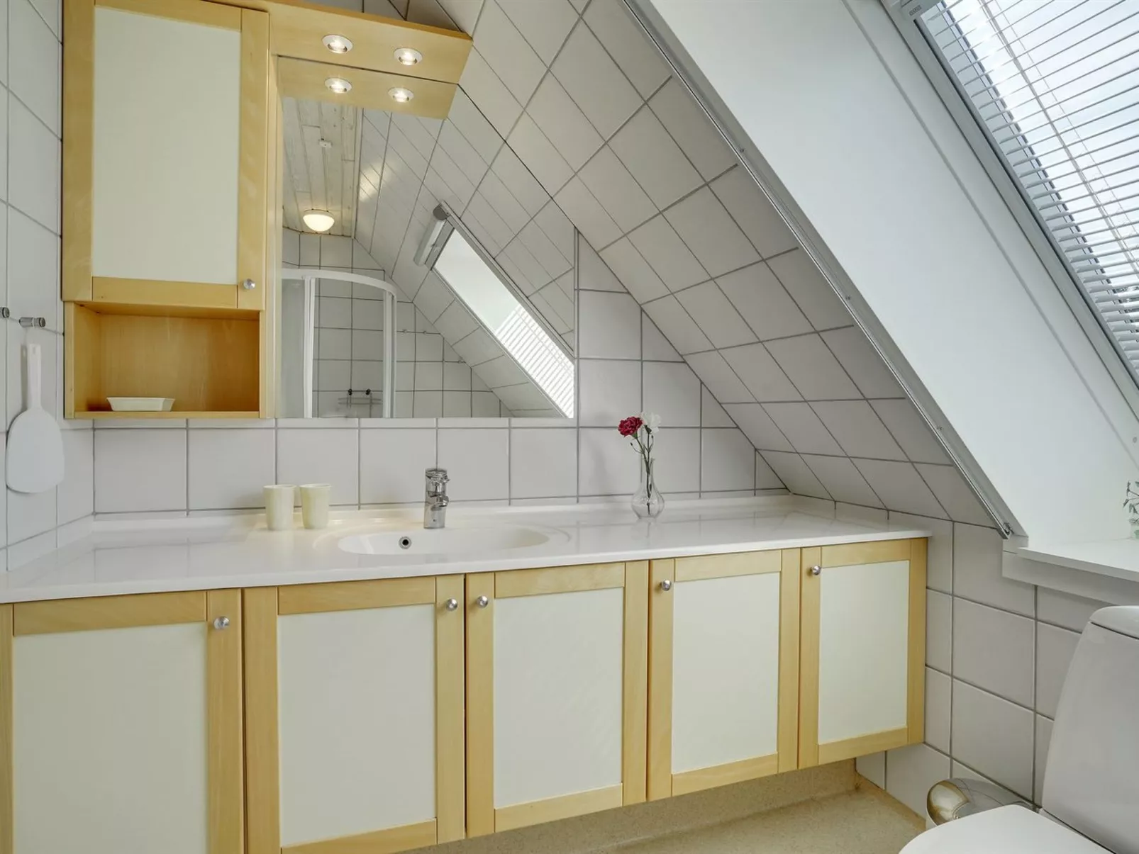 "Yorrick" - 50m to the fjord-Inside