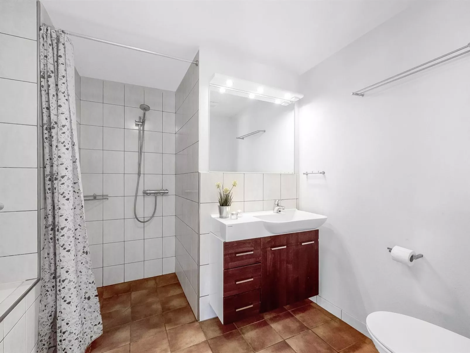 "Heming" - 100m from the sea-Inside