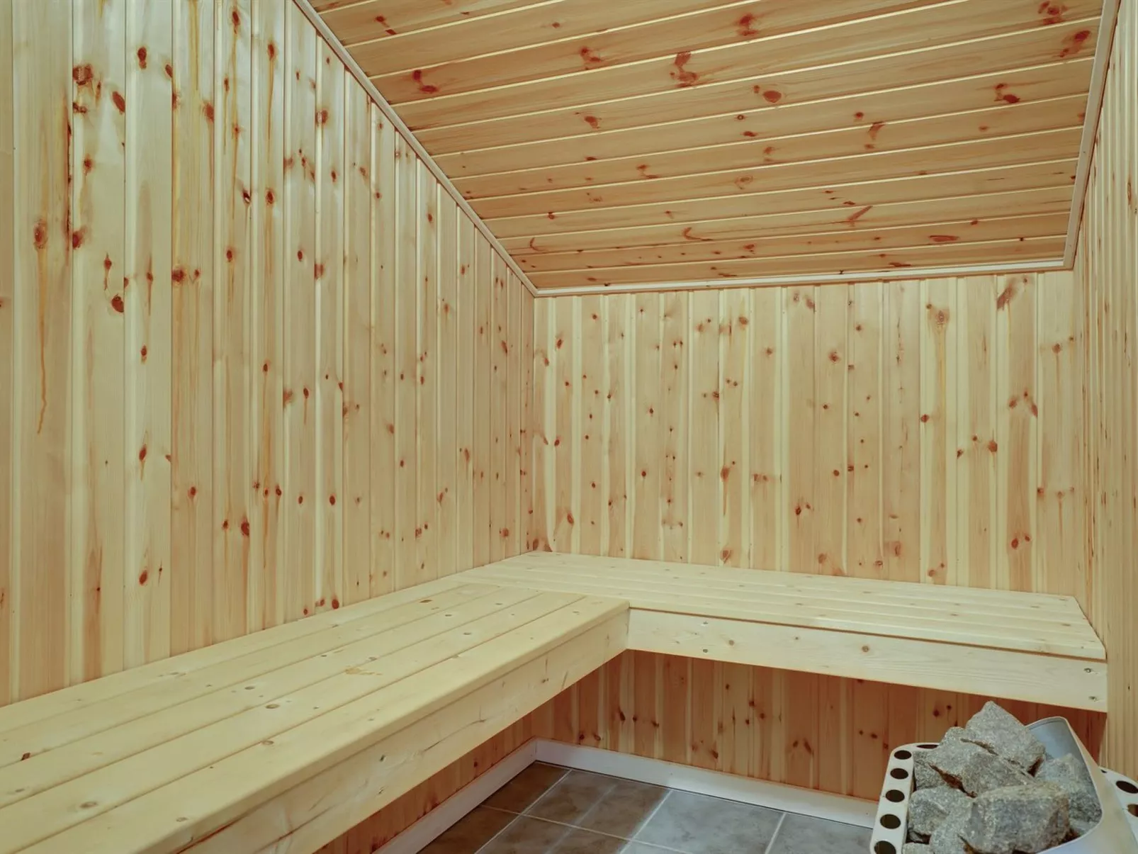 "Thorketil" - 1.1km from the sea-Inside