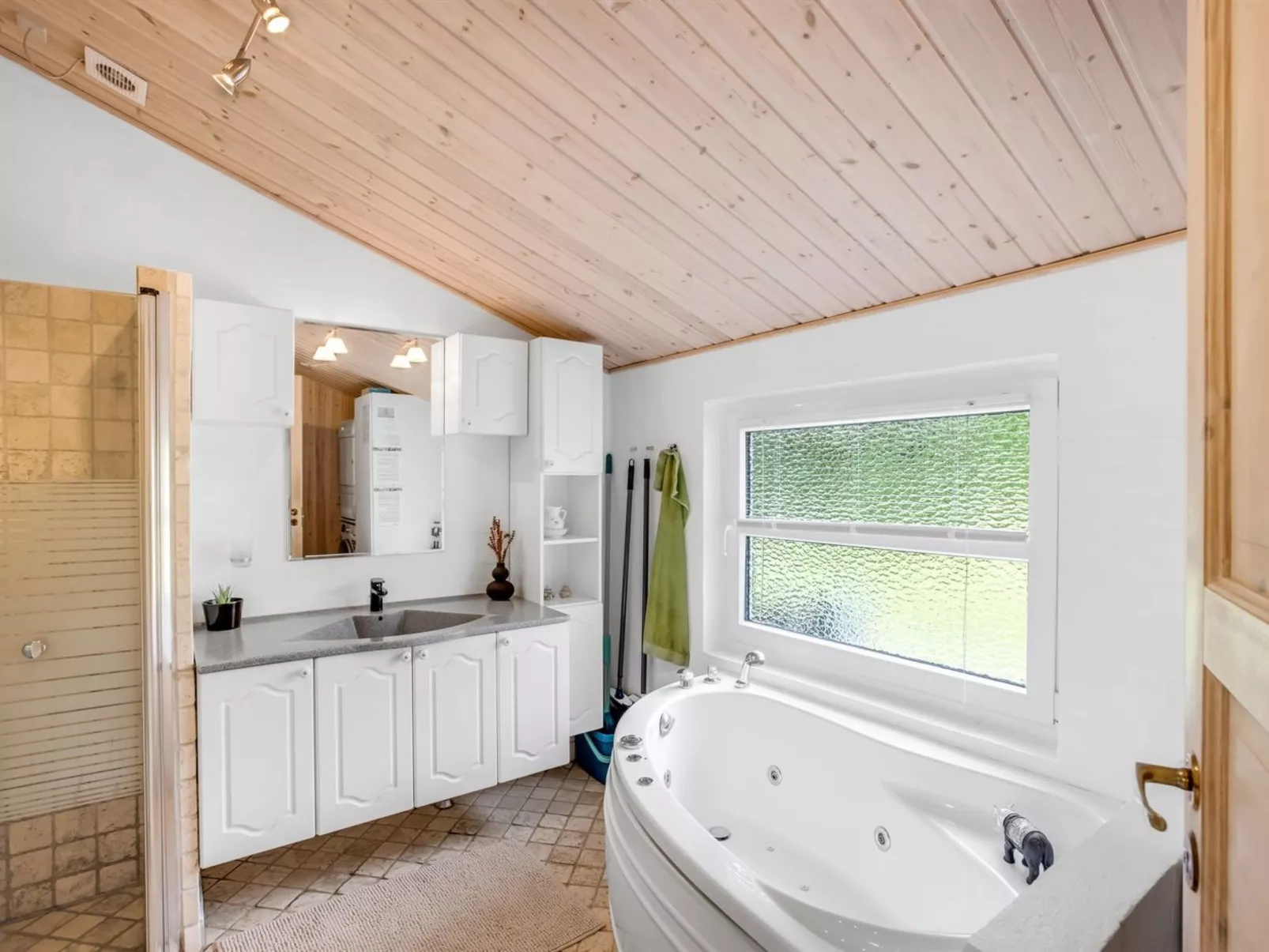 "Akima" - 700m from the sea-Dedans