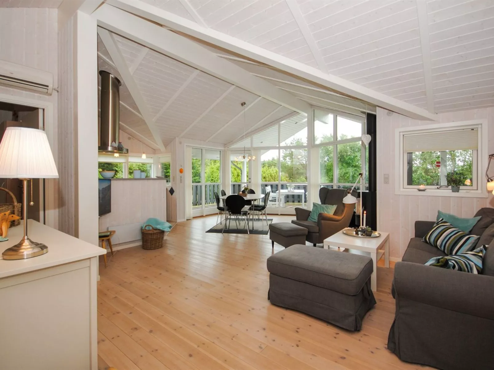 "Evelina" - 150m to the fjord-Inside