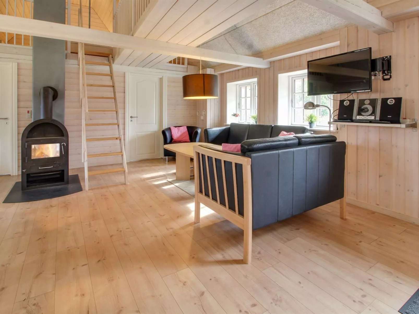 "Gudmund" - 3.9km from the sea-Inside