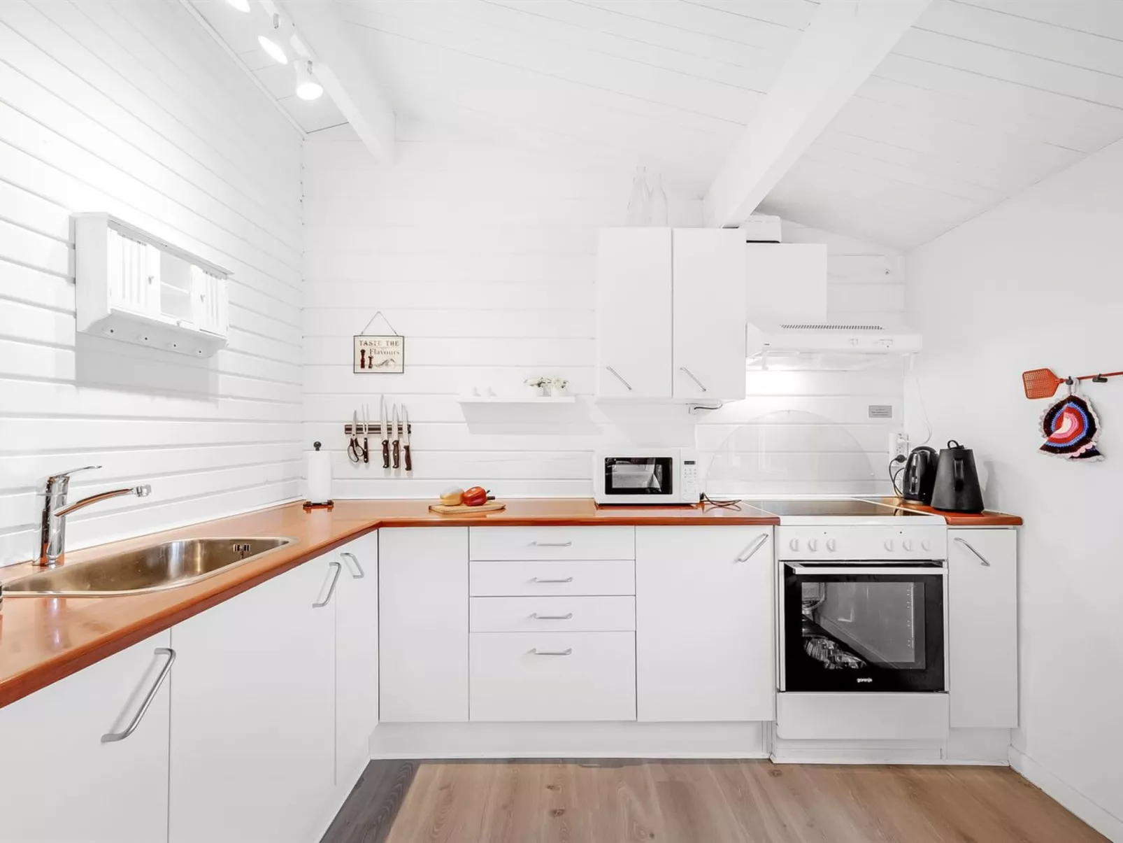 "Staffan" - 200m to the fjord-Inside