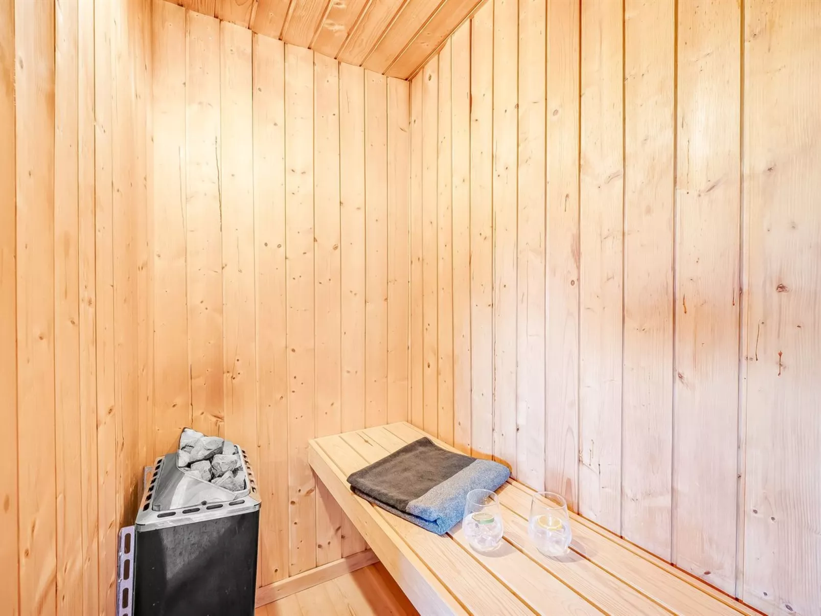 "Sofie" - 150m from the sea-Inside