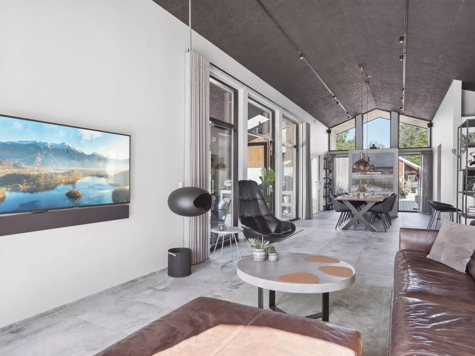 "Anderson" -  from the sea-Drinnen