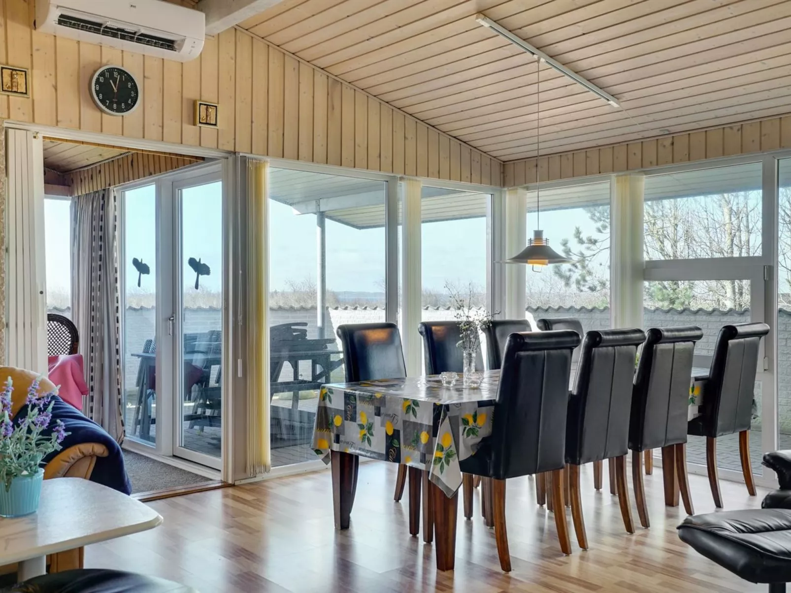 "Anselma" - 800m to the fjord - Inside