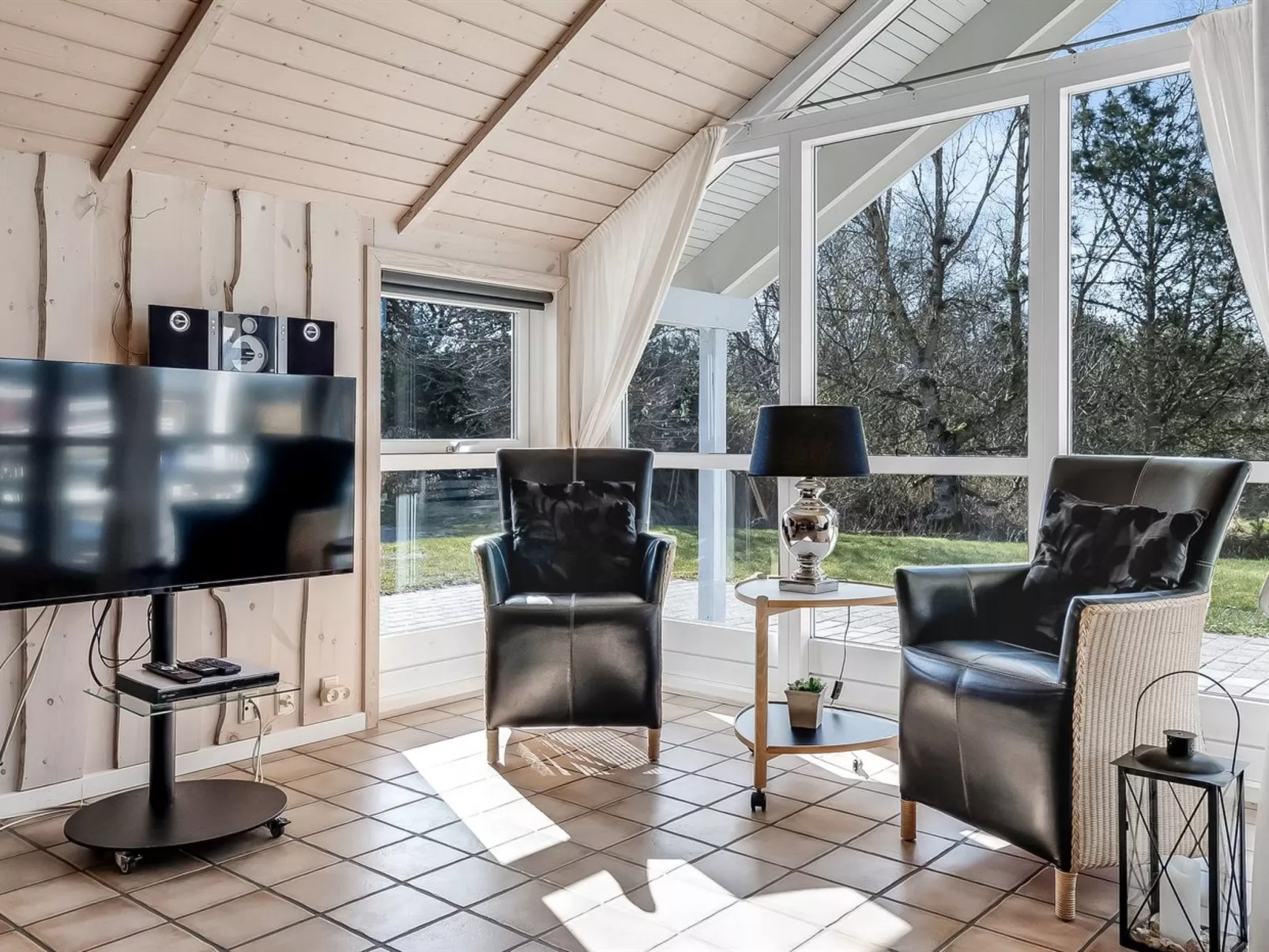 "Tovi" - 4km from the sea-Inside