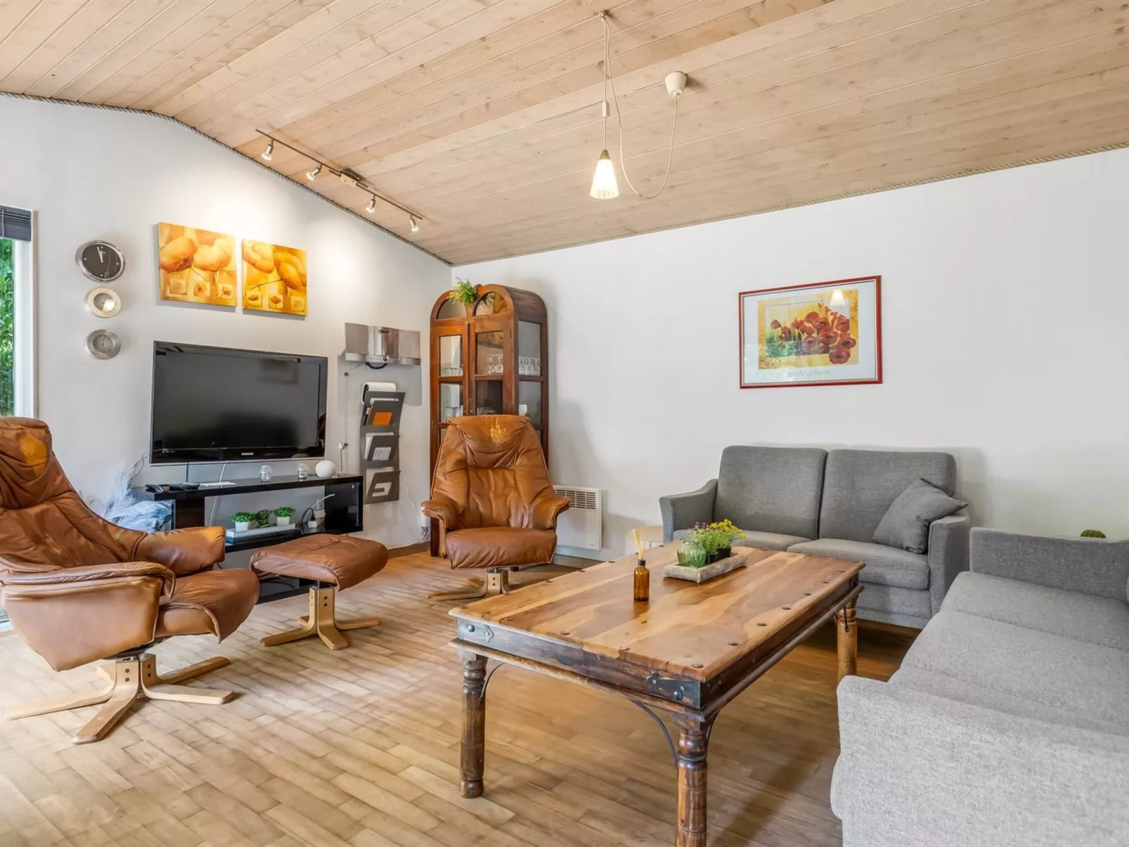 "Marret" - 30km from the sea-Inside