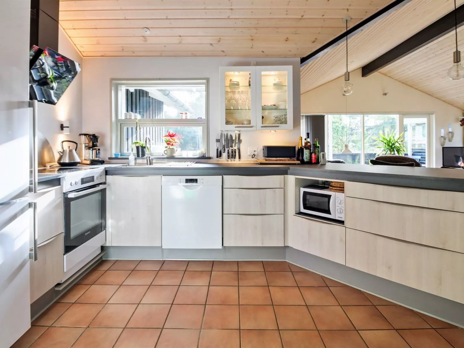 "Sora" - 2km from the sea-Drinnen