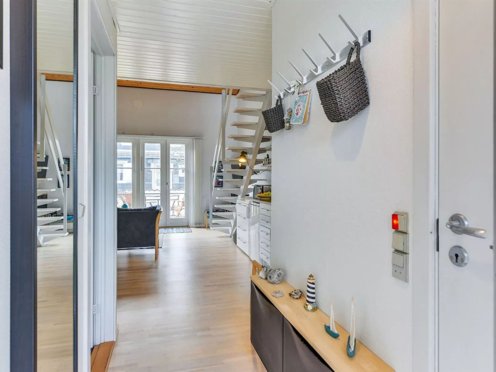 "Cita" - 100m to the fjord-Dedans